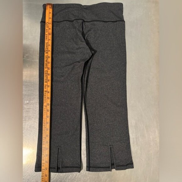 Lululemon Gather & Crow Crop US8 - Picture 5 of 9